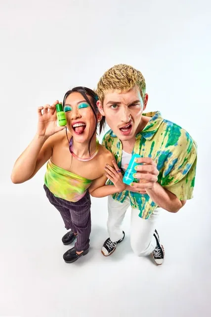 Duo de Swappies avec leurs produits